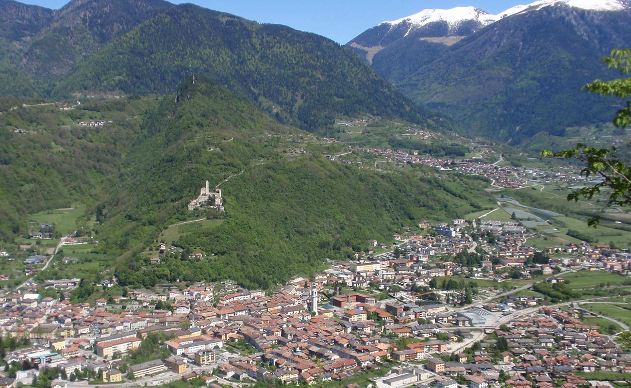La città di Borgo Valsugana vista dall'alto